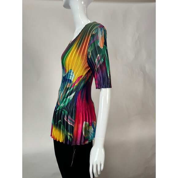 Vibrant Mini Pleats Top With V-Neck & Short Sleeves - Picture 12 of 16